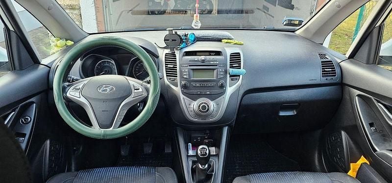 Gebraucht Hyundai ix20 Classic 90 PS (66 kW) 2016 Weiß Kleinwagen