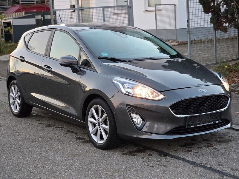 Grau Gebraucht 2017 Ford Fiesta Cool & Connect Kleinwagen | 9.490 € (Superpreis) - Bild 1/4