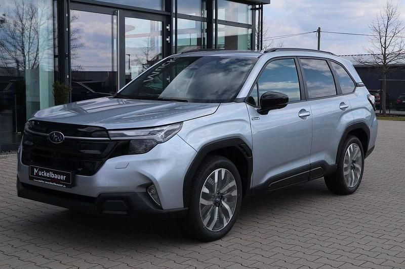 Neu Subaru Forester Platinum 136 PS (100 kW) 2025 Ice silver SUV