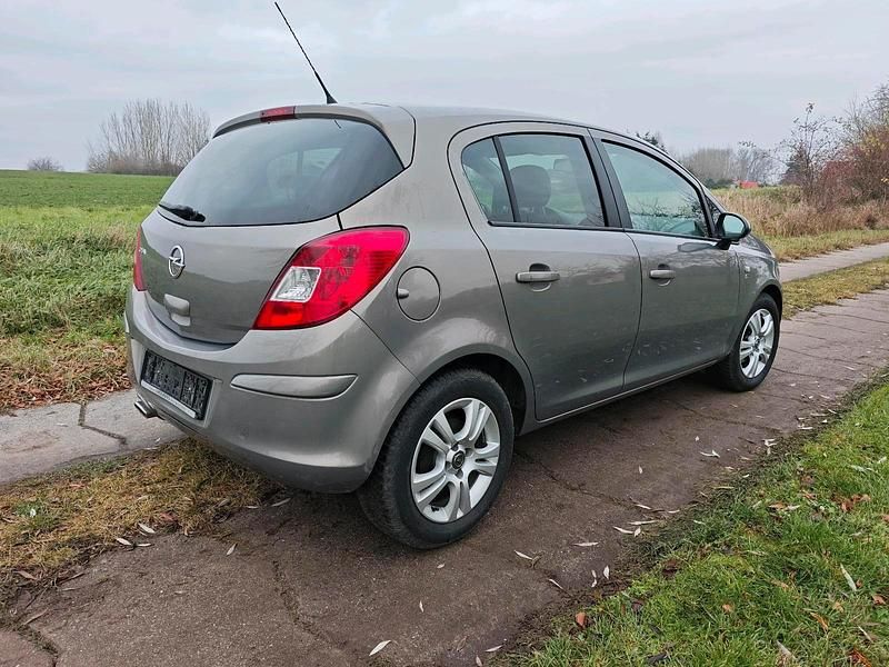 Gebraucht Opel Corsa Edition 87 PS (63 kW) 2012 Grau Kleinwagen