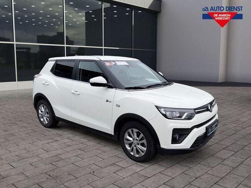 Weiß Gebraucht 2021 Ssangyong (KGM) Tivoli SUV | 15.600 € (Fairer Preis) - Bild 1/4