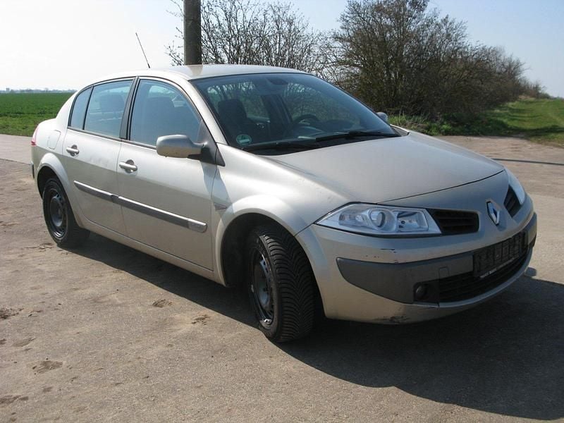 Gebraucht Renault Mégane II 111 PS (81 kW) 2008 Silber Limousine