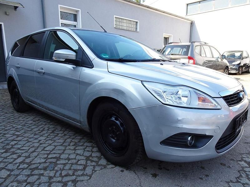 Gebraucht Ford Focus Viva 101 PS (74 kW) 2011 Silber Kombi