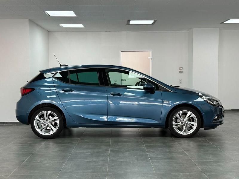 Gebraucht Opel Astra Dynamic 150 PS (110 kW) 2015 Blau Limousine