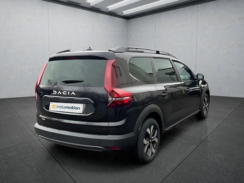Neu Dacia Jogger 141 PS (103 kW) 2025 Grün Van / Kleinbus