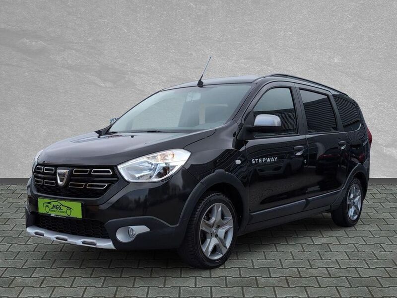 Permuttschwarz Gebraucht 2022 Dacia Lodgy Stepway Van / Kleinbus | 14.690 € (Fairer Preis) - Bild 1/4