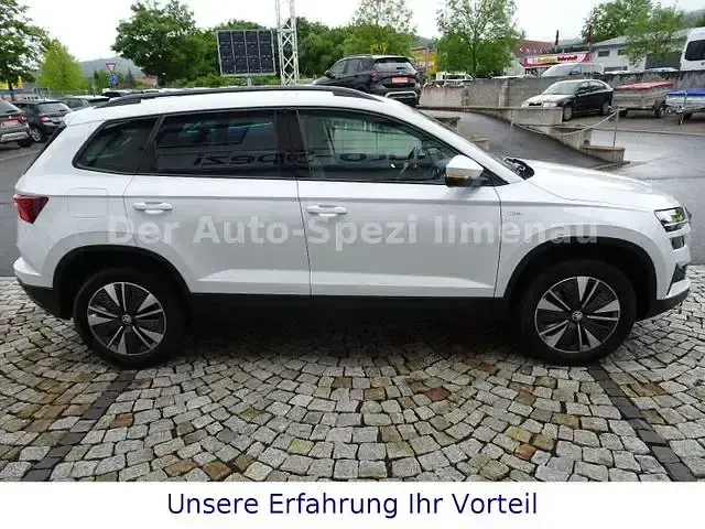Gebraucht Skoda Karoq Tour 150 PS (110 kW) 2023 Weiß SUV