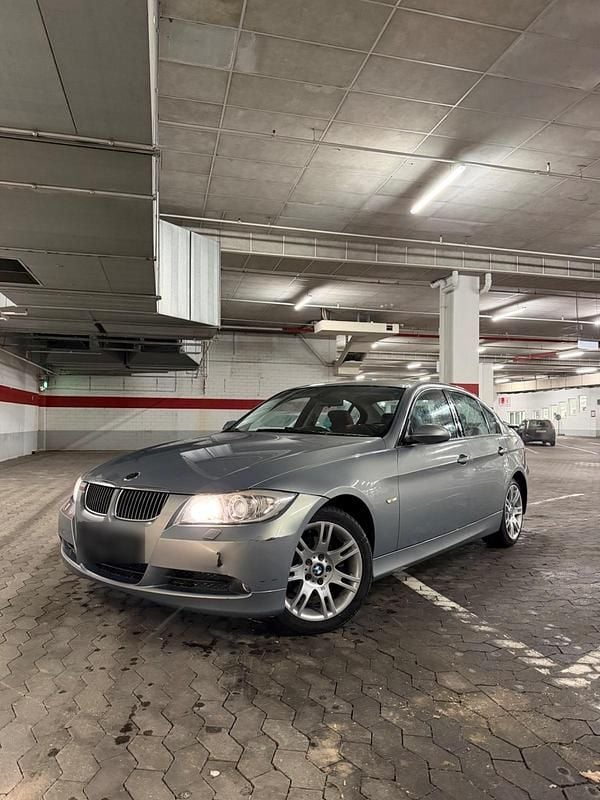 Gebraucht BMW 325 218 PS (160 kW) 2005 Grau Limousine