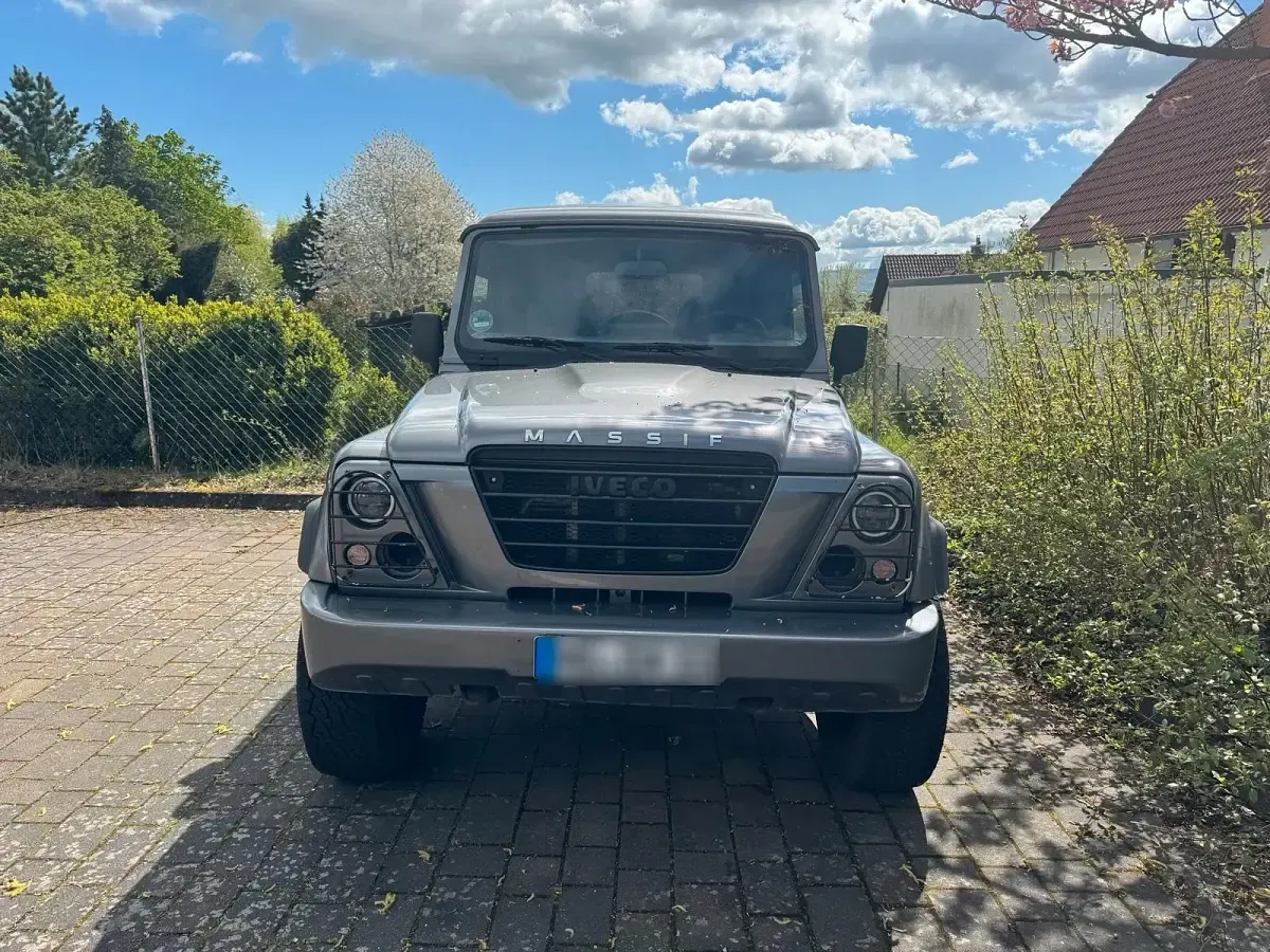 Second-hand Iveco Massif 176 CP (129 kW) 2009 Gri SUV