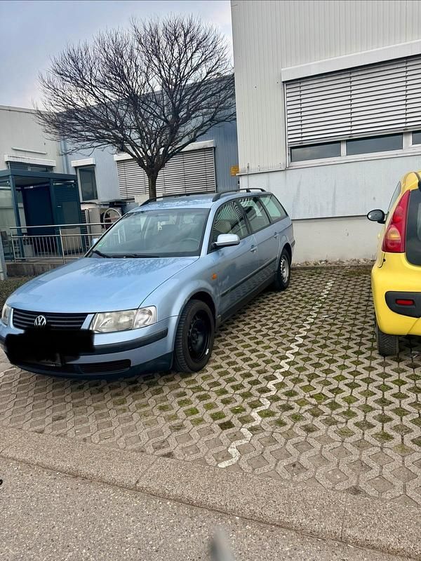 Gebraucht VW Passat 101 PS (74 kW) 1997 Blau Kombi