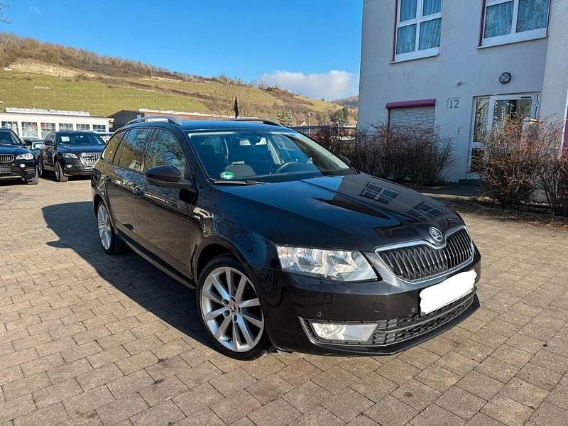 Schwarz Gebraucht 2016 Skoda Octavia Joy Kombi | 7.900 € (Guter Preis) - Bild 1/4
