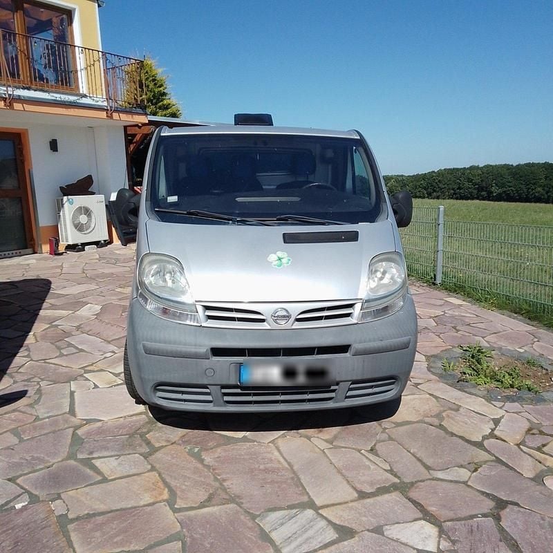 Silber Gebraucht 2005 Nissan Primastar Van / Kleinbus | 8.500 € - Bild 1/4