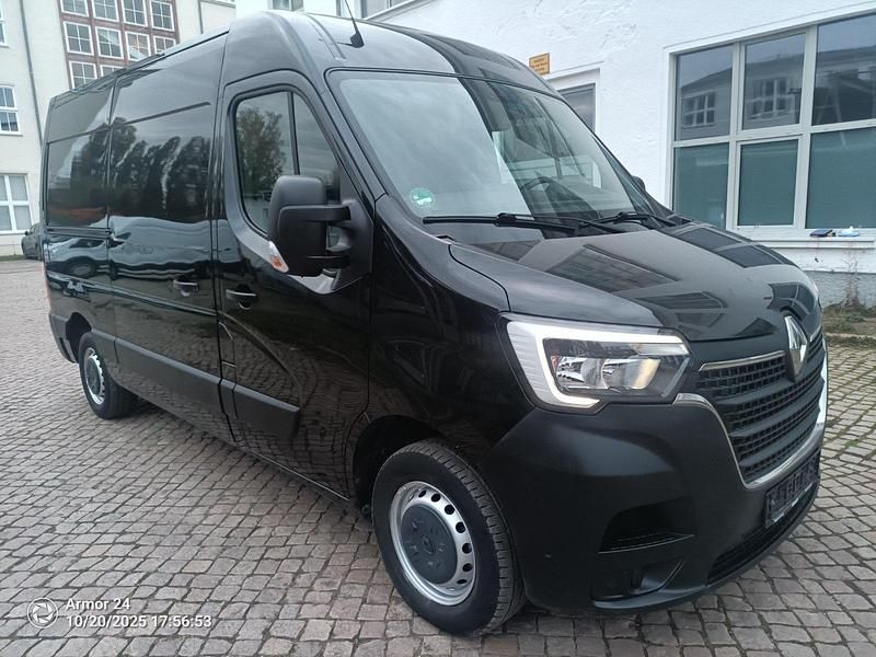 Schwarz Gebraucht 2022 Renault Master Van | 15.890 € - Bild 1/4