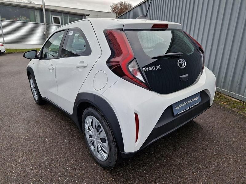 Neu Toyota Aygo X Business Edition 72 PS (52 kW) 2025 Weiß SUV