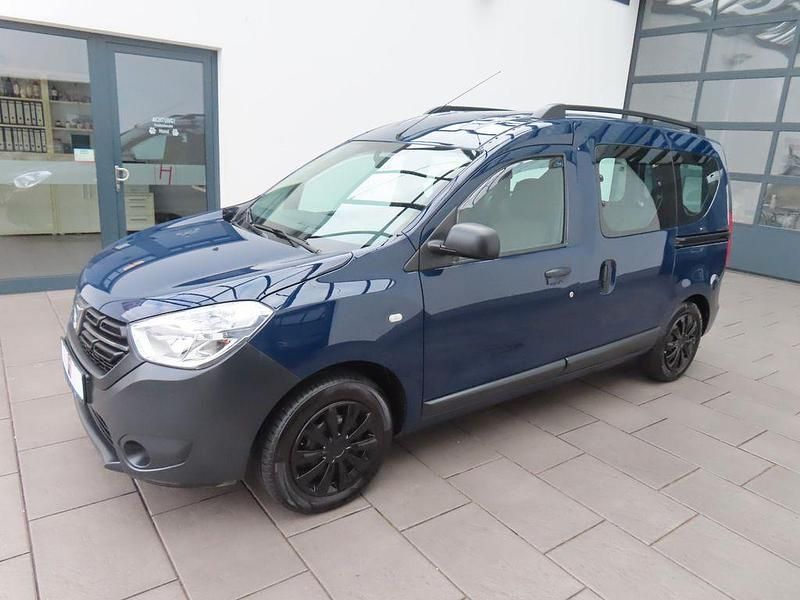 Blau Gebraucht 2018 Dacia Dokker Ambiance Van | 8.888 € (Superpreis) - Bild 1/4