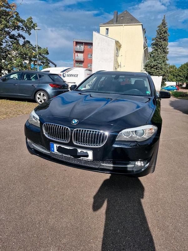 Schwarz Gebraucht 2011 BMW 520 Limousine | 8.399 € (Superpreis) - Bild 1/4