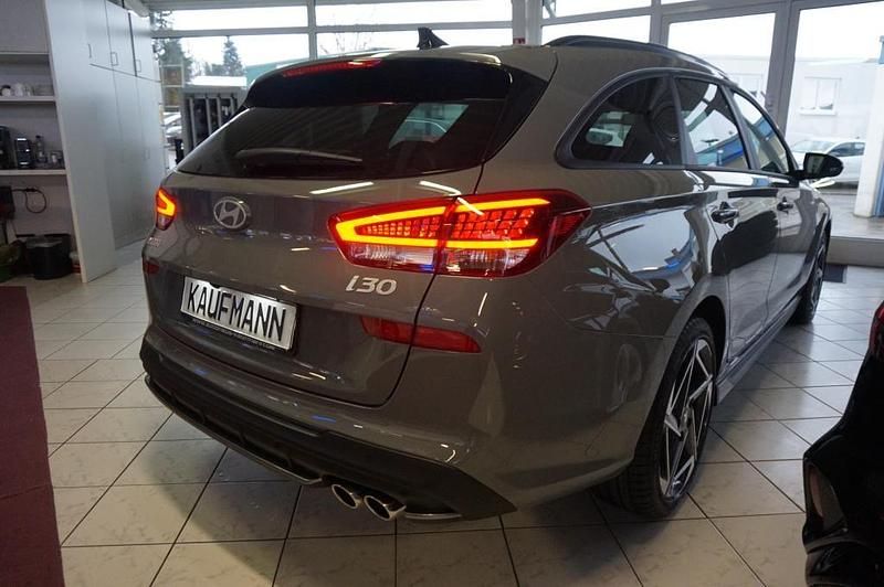 Neu Hyundai i30 N Line 140 PS (102 kW) 2025 Grau Limousine