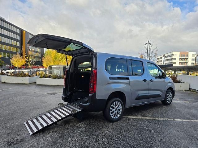 Neu Fiat Doblò 131 PS (96 kW) 2026 Grau Van / Kleinbus