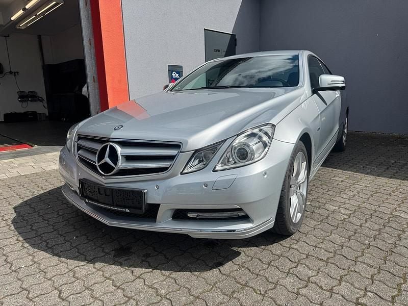 Second-hand Mercedes E220 2011 Argintiu Coupe
