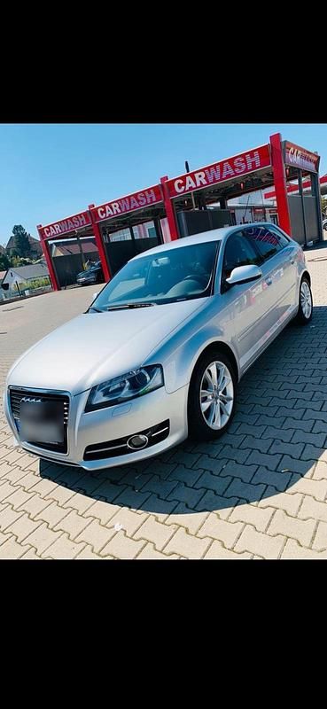 Silber Gebraucht 2011 Audi A3 Kleinwagen | 7.500 € (Teuer) - Bild 1/4
