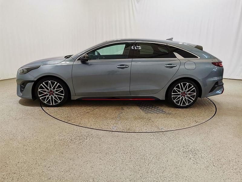 Gebraucht Kia ProCeed GT 204 PS (150 kW) 2023 (css) lunarsilber met. Kleinwagen