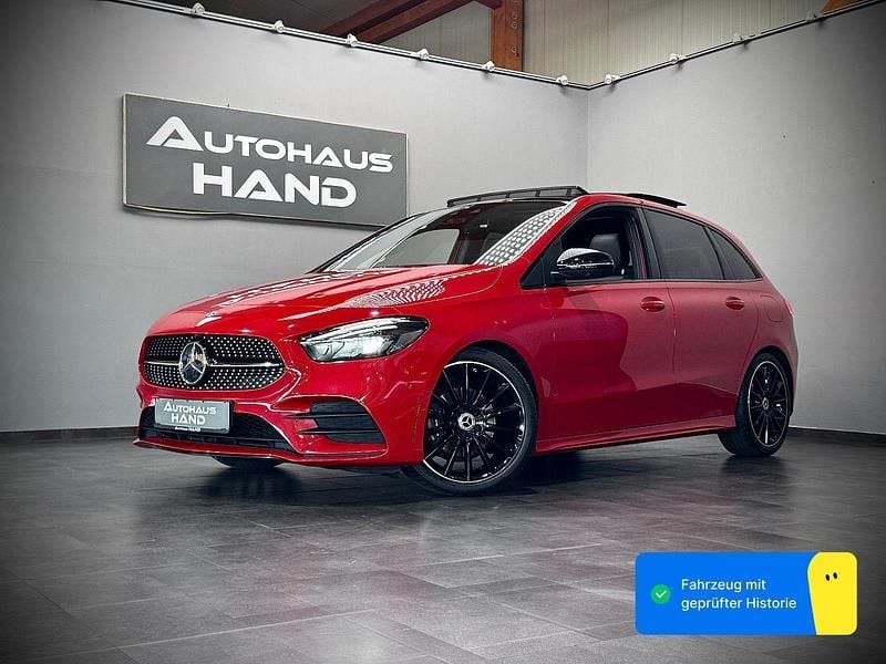 Gebraucht Mercedes B200 AMG line 150 PS (110 kW) 2019 Rot Van / Kleinbus