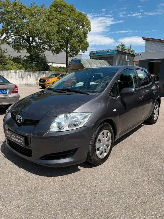 Gebraucht Toyota Auris Basis 101 PS (74 kW) 2010 Grau Kleinwagen