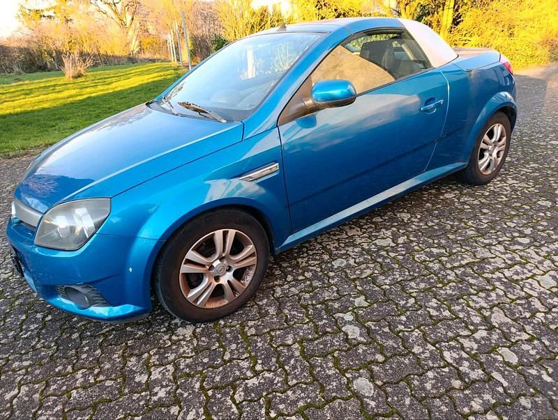 Gebraucht Opel Tigra 90 PS (66 kW) 2004 Blau Kleinwagen
