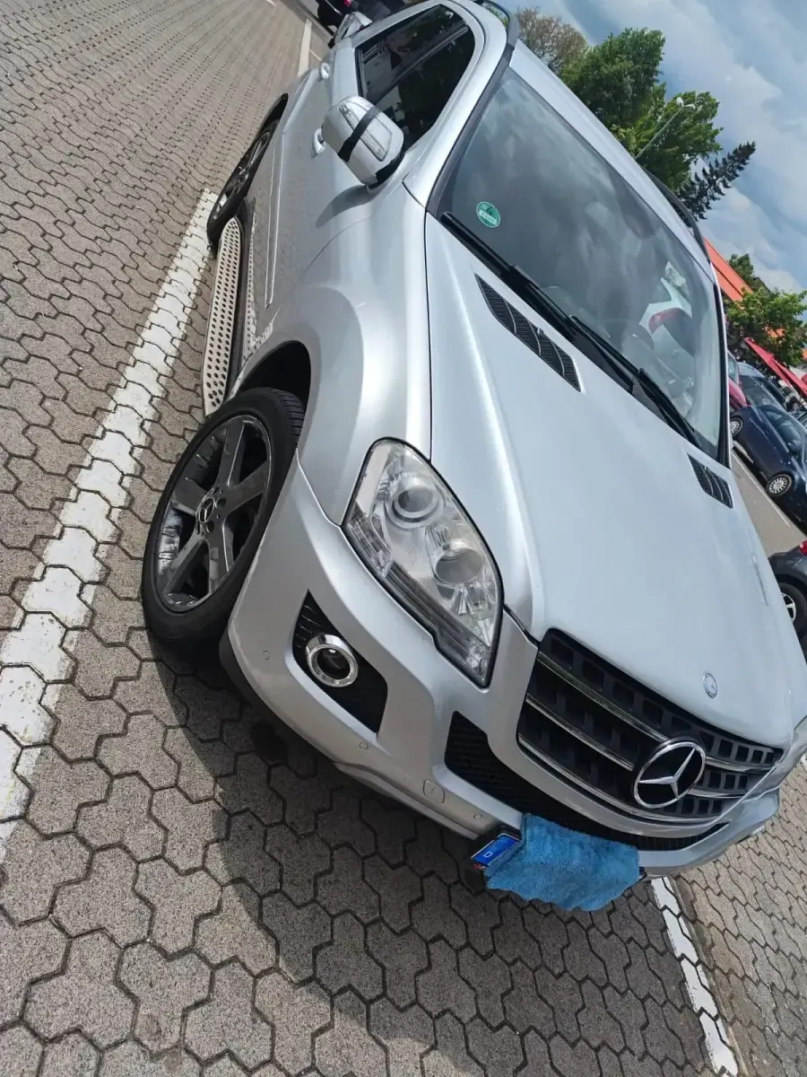 Gebraucht Mercedes ML320 224 PS (164 kW) 2009 Silber SUV