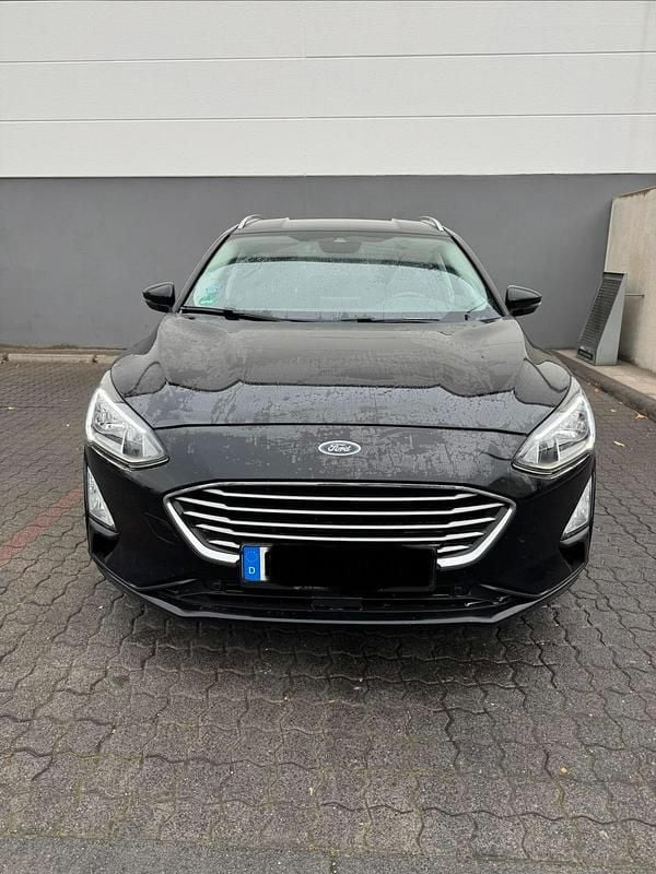 Schwarz Gebraucht 2020 Ford Focus Kombi | 9.900 € (Guter Preis) - Bild 1/4