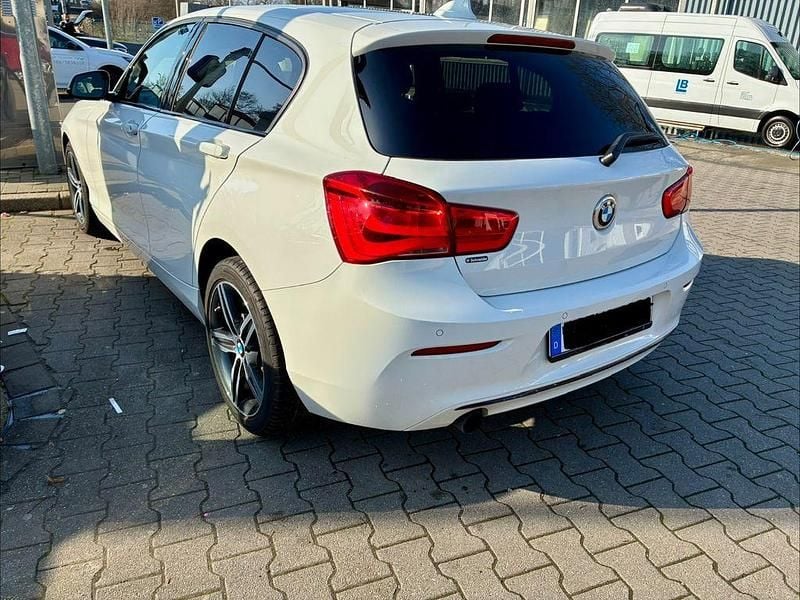 Gebraucht BMW 118 Sport Line 136 PS (100 kW) 2018 Weiß Kleinwagen