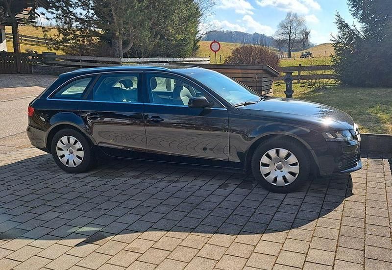 Gebraucht Audi A4 Attraction 143 PS (105 kW) 2011 Schwarz Kombi
