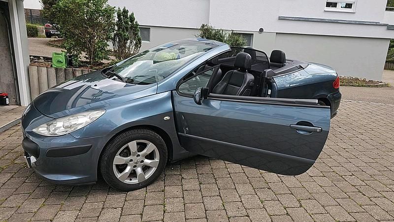 Silber Gebraucht 2006 Peugeot 307 CC Cabrio | 1.999 € (Fairer Preis) - Bild 1/4