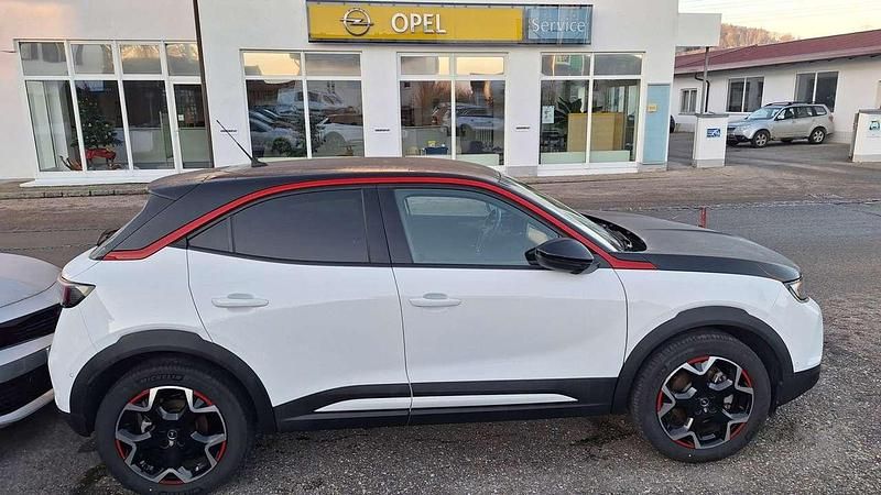 Weiß Gebraucht 2022 Opel Mokka-e GS Line SUV | 19.900 € (Fairer Preis) - Bild 1/4