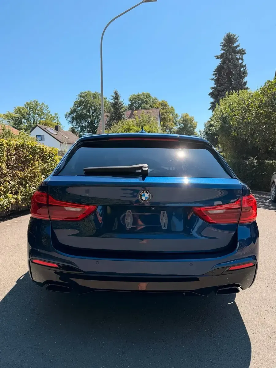 Gebraucht BMW 530 M Sport 265 PS (194 kW) 2019 Blau Kombi