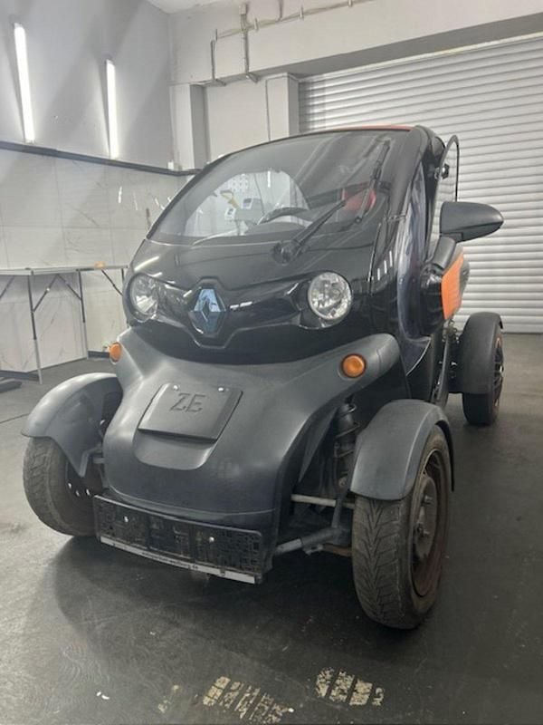 Schwarz Gebraucht 2012 Renault Twizy Kleinwagen | 2.600 € (Fairer Preis) - Bild 1/4