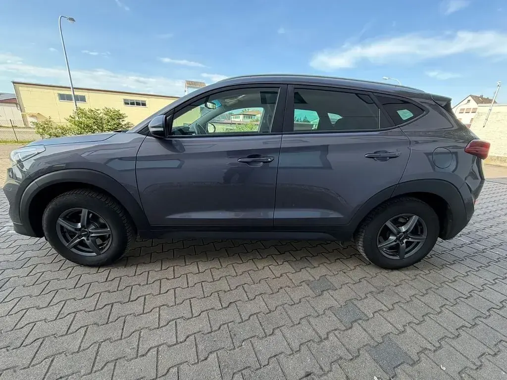 Gebraucht Hyundai Tucson Classic 132 PS (97 kW) 2016 Grau SUV