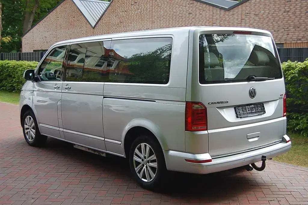 Gebraucht VW Caravelle Comfortline 204 PS (150 kW) 2016 Reflexsilber metallic Van