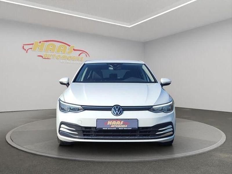 Gebraucht VW Golf VIII Active 150 PS (110 kW) 2022 Weiß Limousine