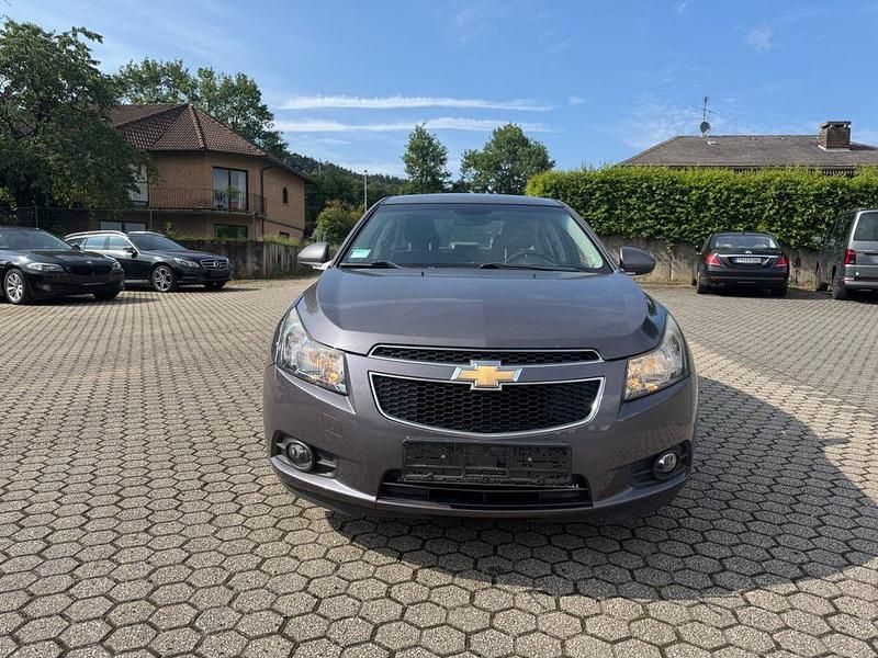 Grau Gebraucht 2011 Chevrolet Cruze LTZ Limousine | 3.000 € (Guter Preis) - Bild 1/4