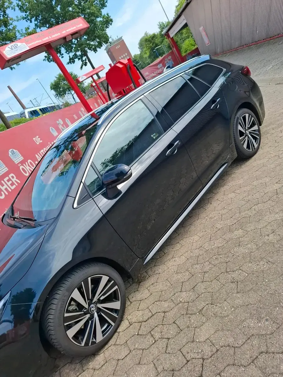Gebraucht Toyota Corolla 196 PS (144 kW) 2025 Schwarz Kombi