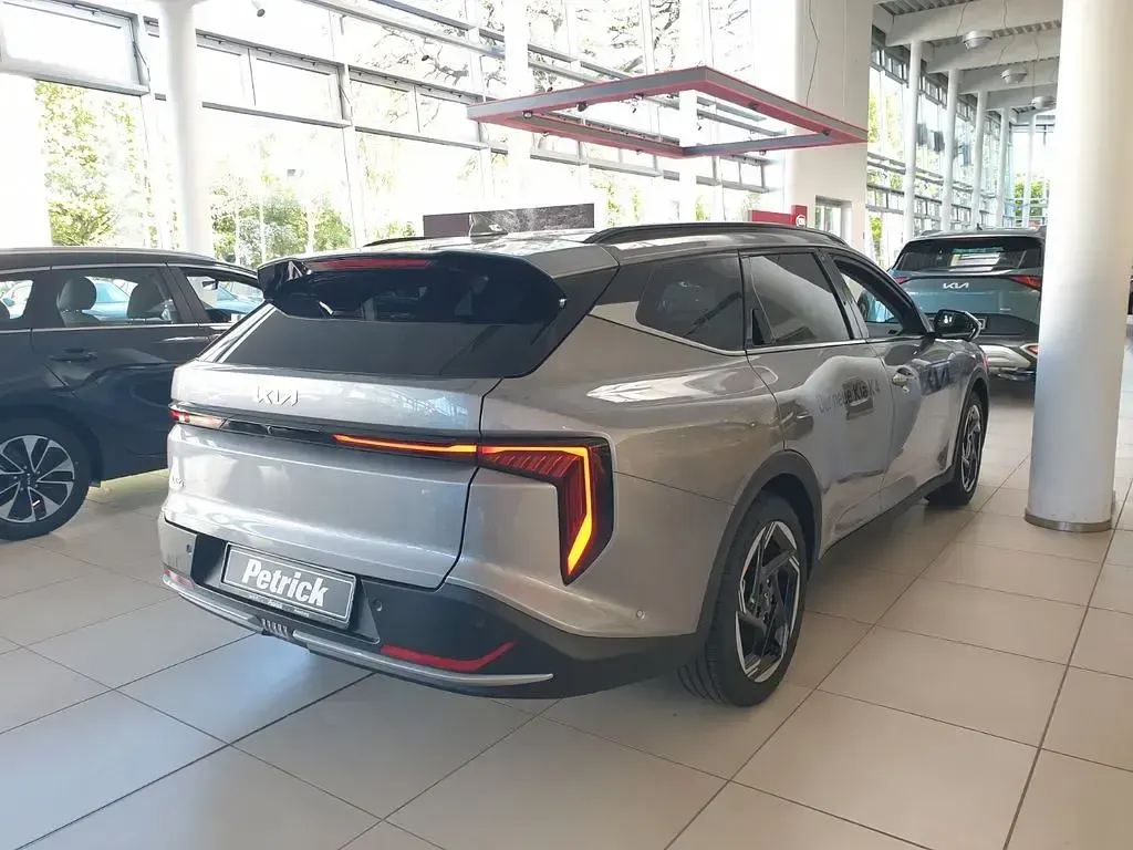Neu Kia K4 150 PS (110 kW) 2026 Grau Kombi