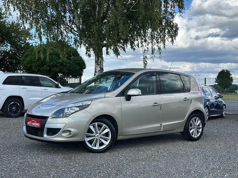 Beige Gebraucht 2009 Renault Scénic III Luxe Van / Kleinbus | 7.990 € (Etwas zu teuer) - Bild 1/4