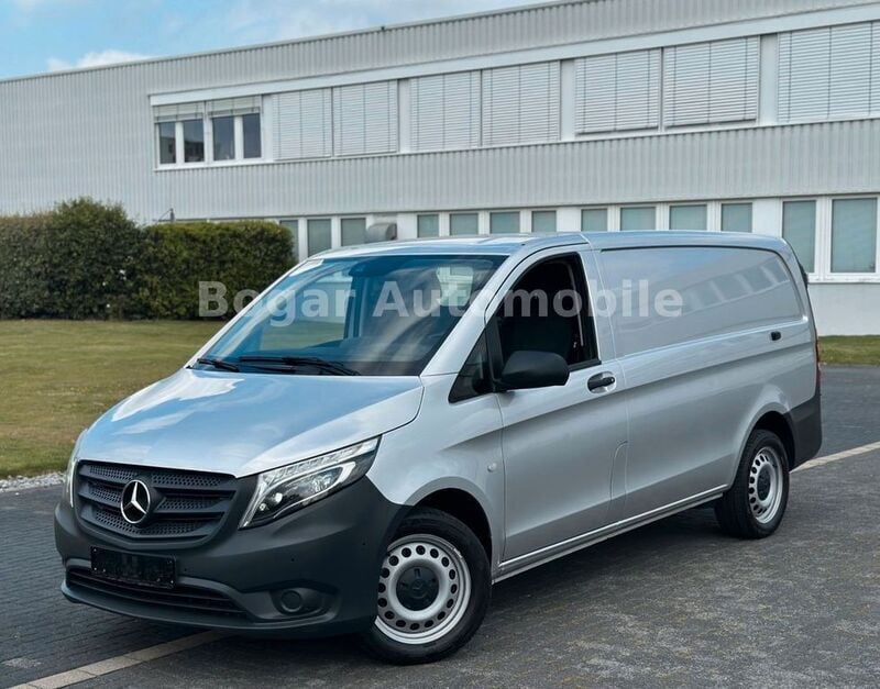Brillantsilber metallic Gebraucht 2020 Mercedes Vito Van / Kleinbus | 25.930 € (Etwas zu teuer) - Bild 1/4