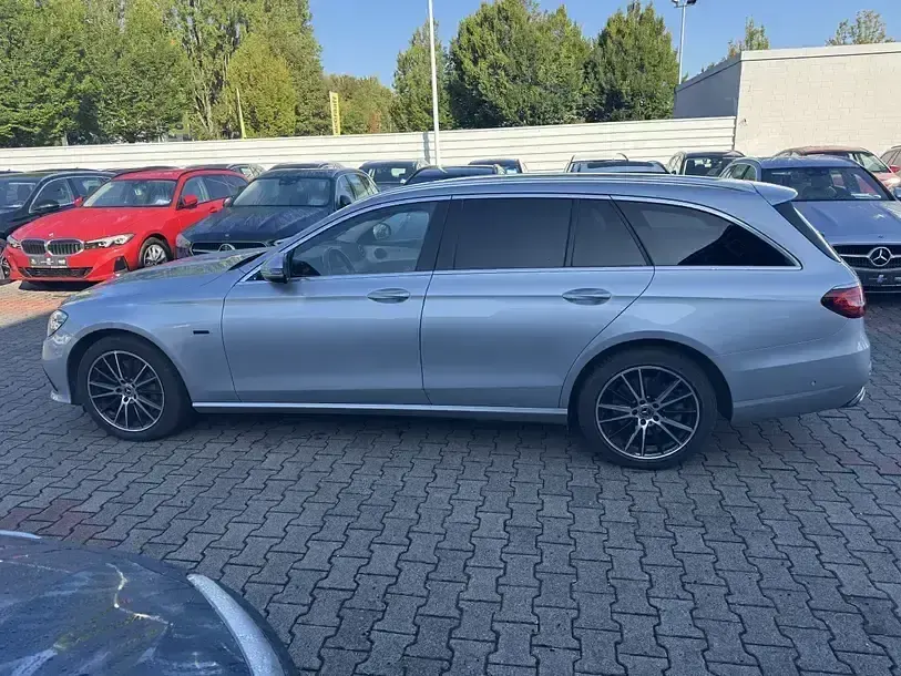 Gebraucht Mercedes E300 Avantgarde 320 PS (235 kW) 2021 Silber Limousine