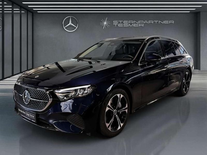 Blau Gebraucht 2025 Mercedes E300 Avantgarde Limousine | 48.390 € (Fairer Preis) - Bild 1/3