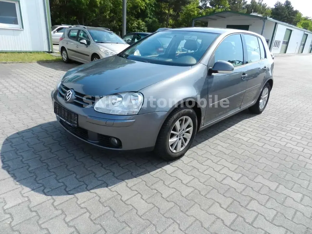 Gebraucht VW Golf V 102 PS (75 kW) 2007 United grey Kleinwagen