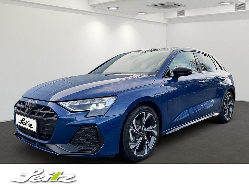 Ascariblau metallic Neu 2025 Audi A3 S-Line Limousine | 46.249 € (Teuer) - Bild 1/3