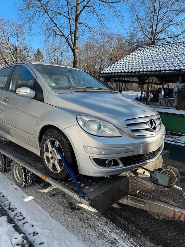 Silber Gebraucht 2007 Mercedes B150 Van / Kleinbus | 2.000 € (Superpreis) - Bild 1/4