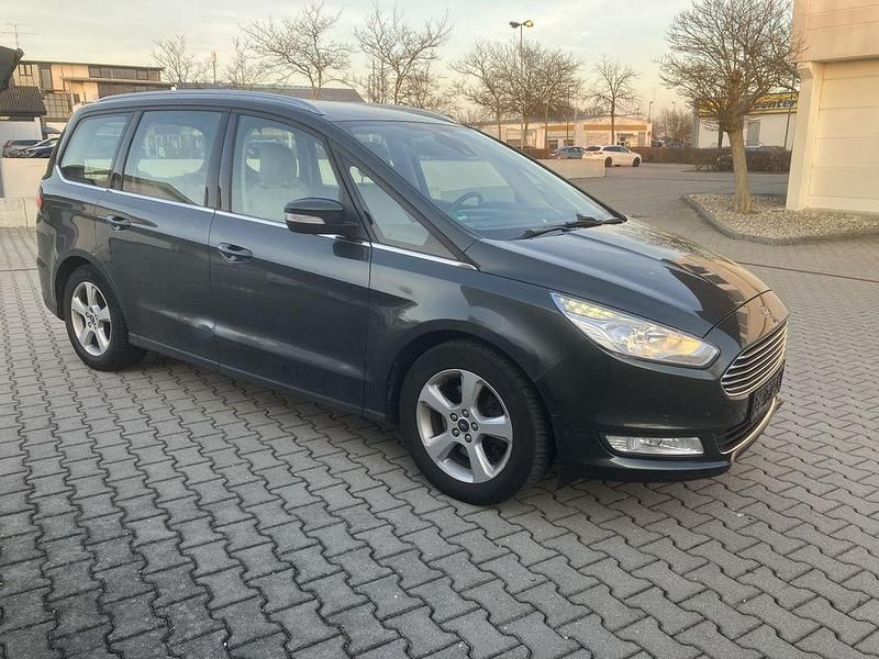 Gebraucht Ford Galaxy Titanium 160 PS (117 kW) 2016 Grau Van / Kleinbus
